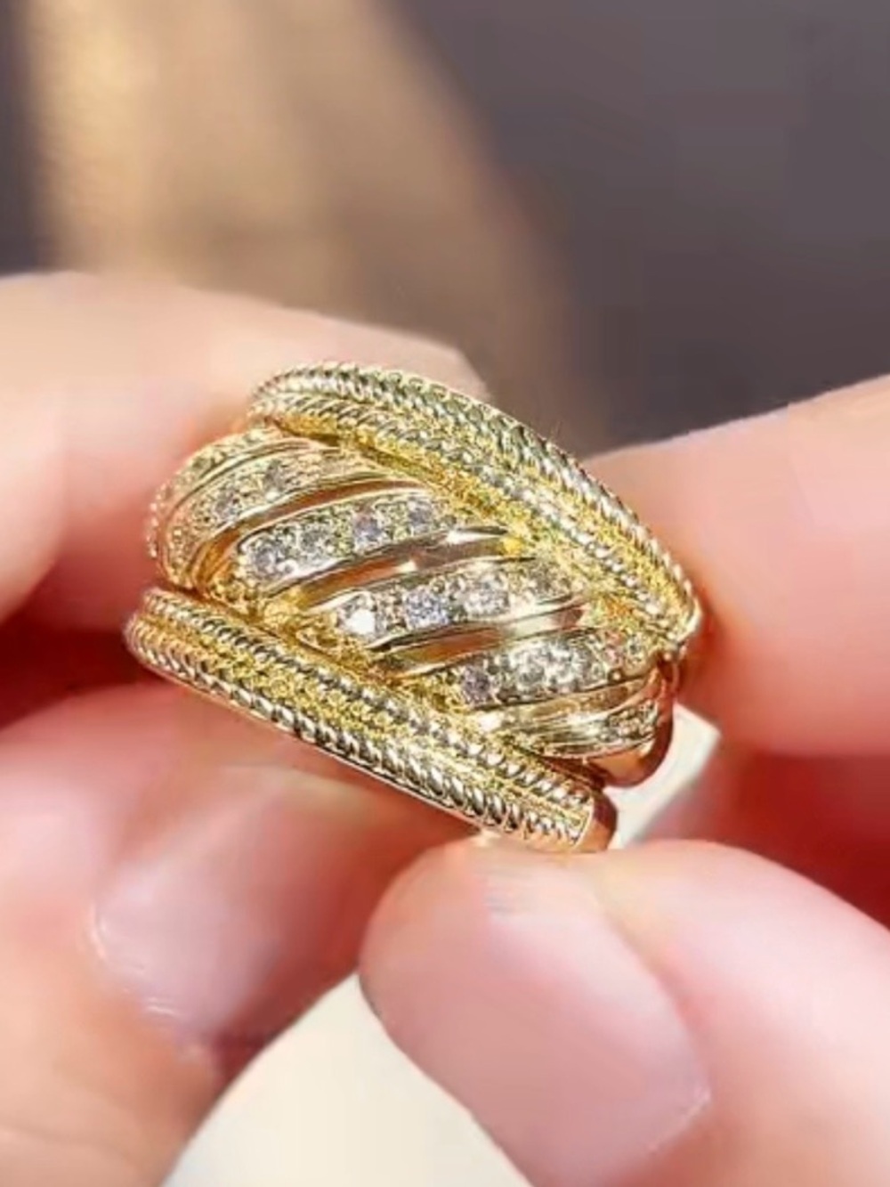 Elegant Gold Crystal Rope-Detail Women's Ring